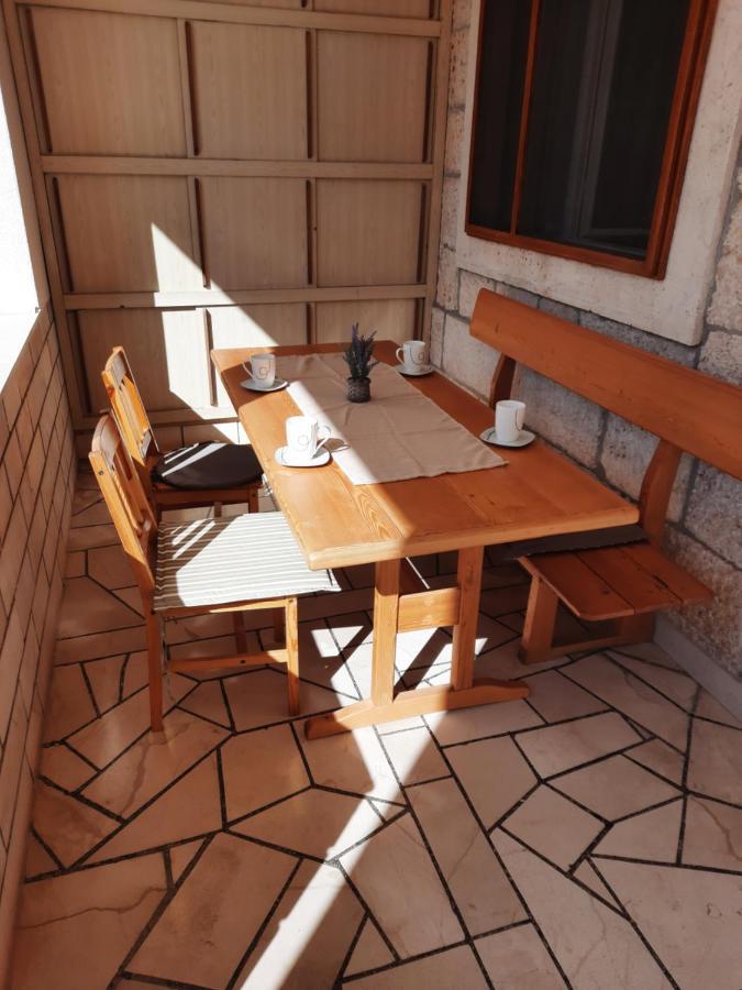 Komiža Apartments Villa Beba מראה חיצוני תמונה
