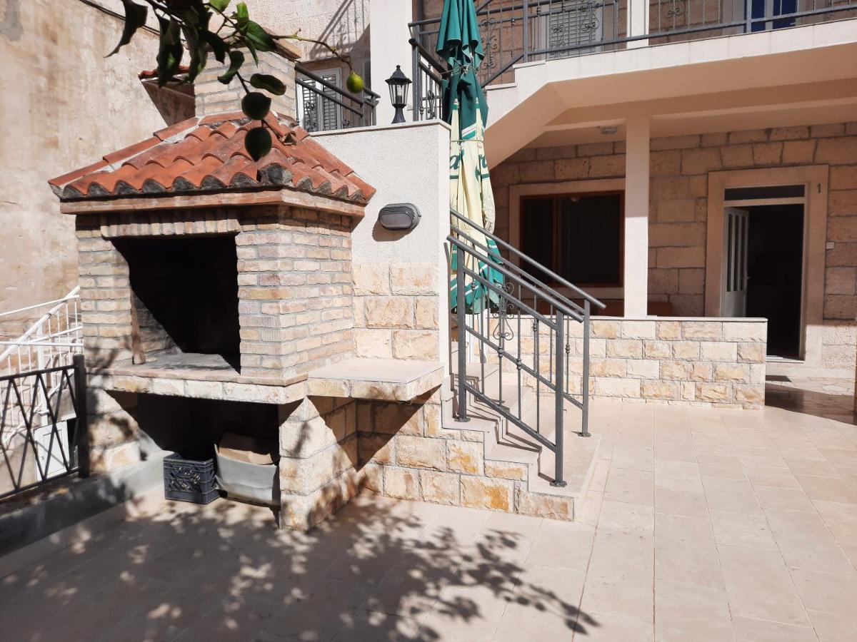 Komiža Apartments Villa Beba מראה חיצוני תמונה