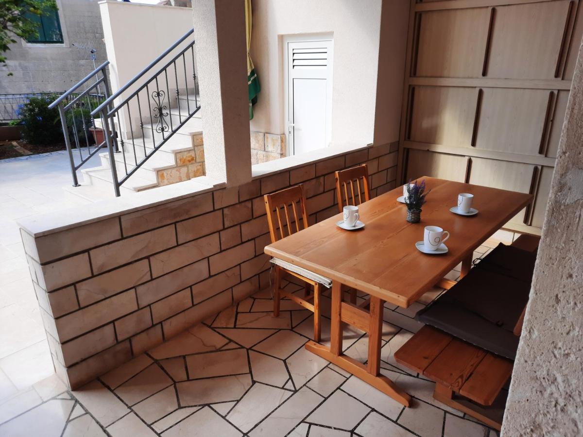 Komiža Apartments Villa Beba מראה חיצוני תמונה