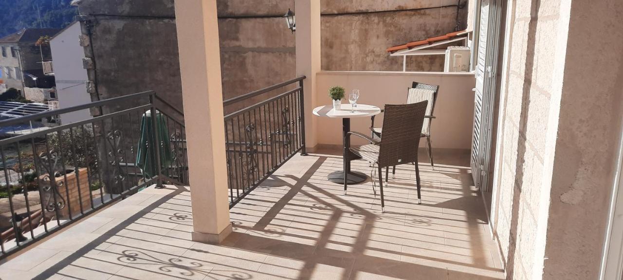 Komiža Apartments Villa Beba מראה חיצוני תמונה