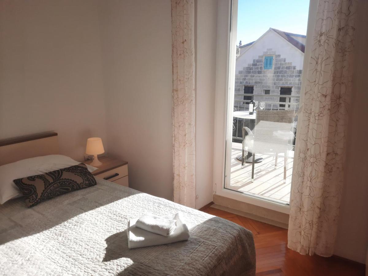 Komiža Apartments Villa Beba מראה חיצוני תמונה