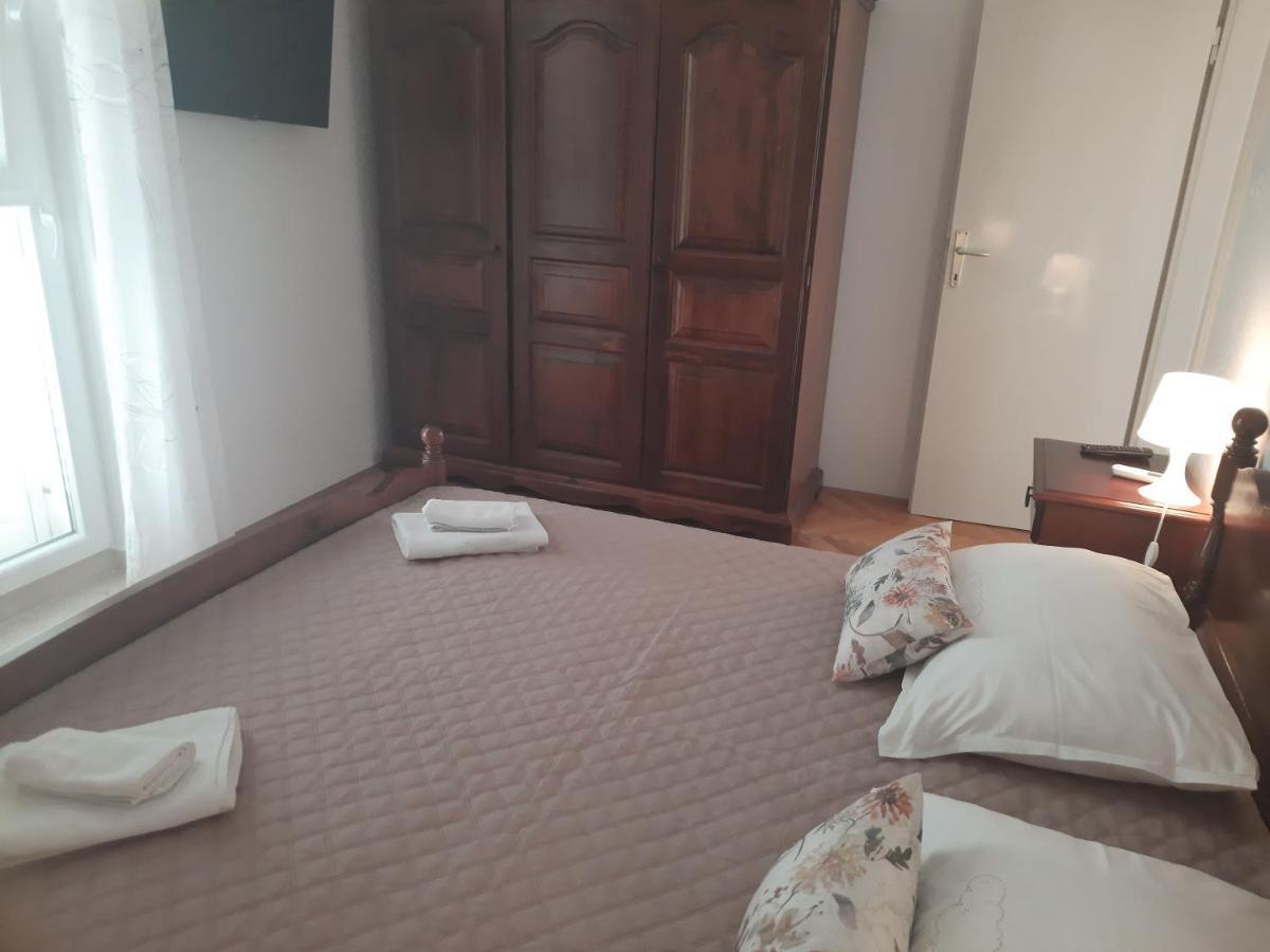 Komiža Apartments Villa Beba מראה חיצוני תמונה