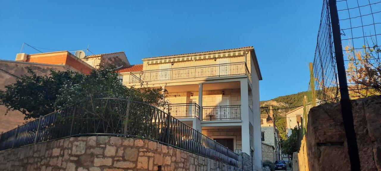 Komiža Apartments Villa Beba מראה חיצוני תמונה