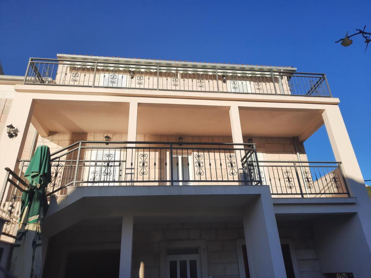 Komiža Apartments Villa Beba מראה חיצוני תמונה