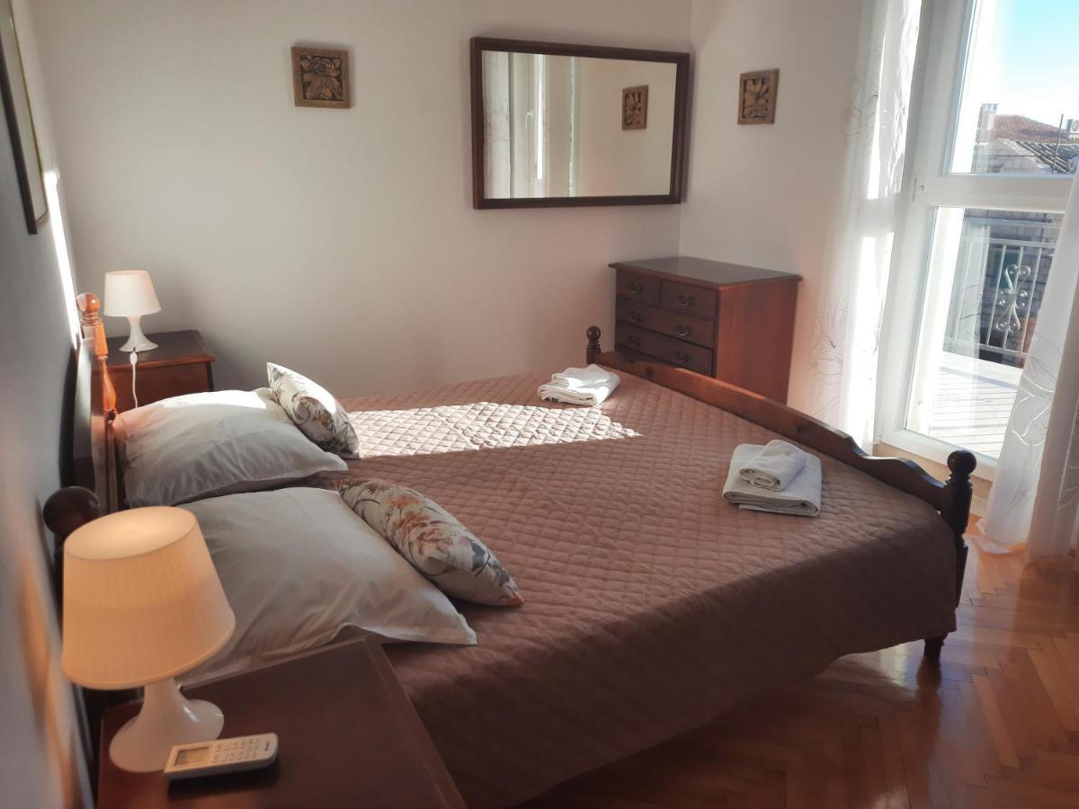 Komiža Apartments Villa Beba מראה חיצוני תמונה