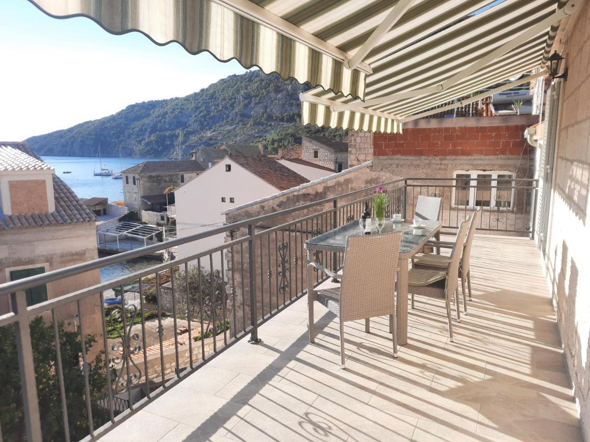 Komiža Apartments Villa Beba מראה חיצוני תמונה