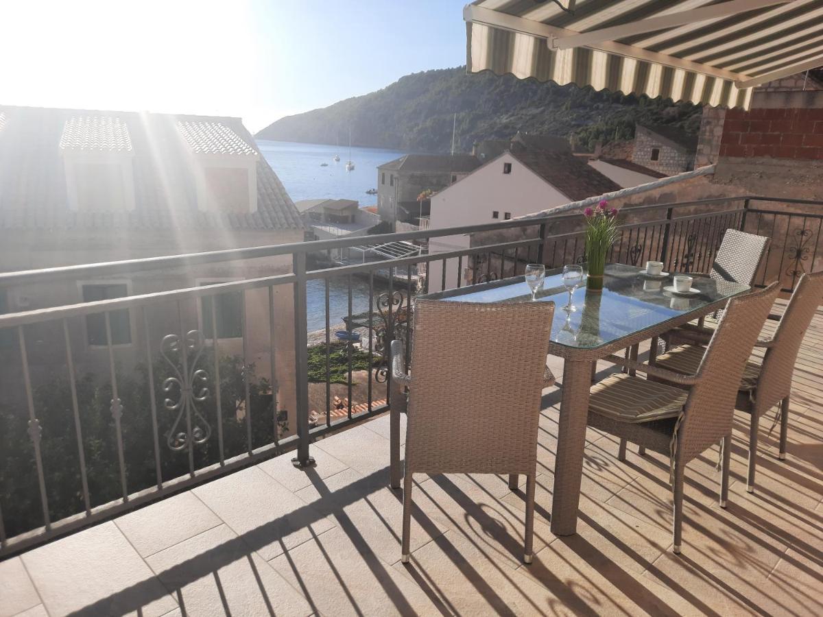 Komiža Apartments Villa Beba מראה חיצוני תמונה