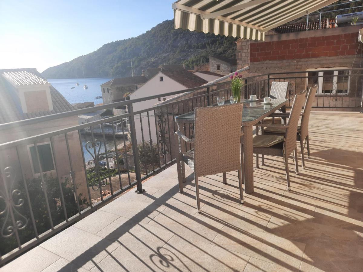Komiža Apartments Villa Beba מראה חיצוני תמונה