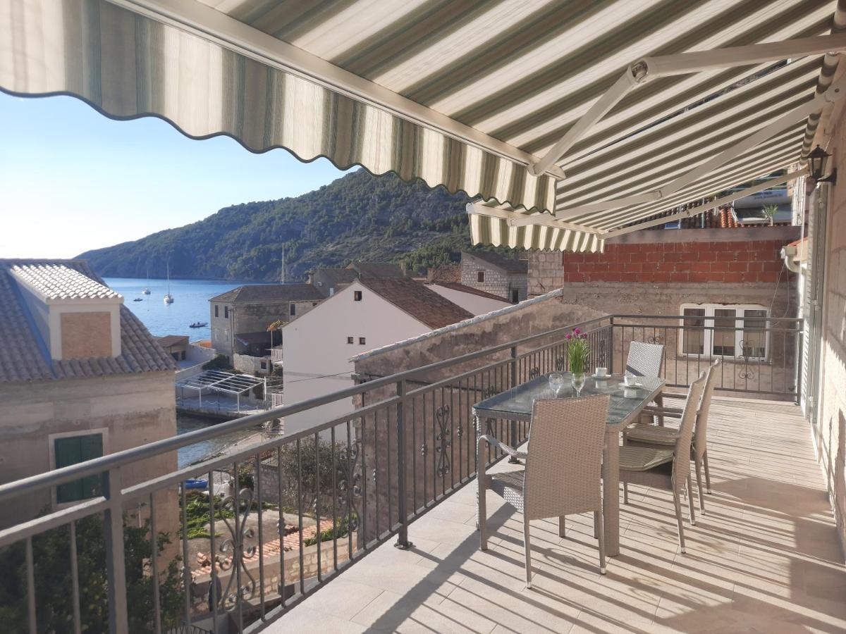 Komiža Apartments Villa Beba מראה חיצוני תמונה