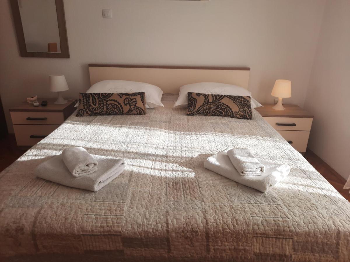 Komiža Apartments Villa Beba מראה חיצוני תמונה