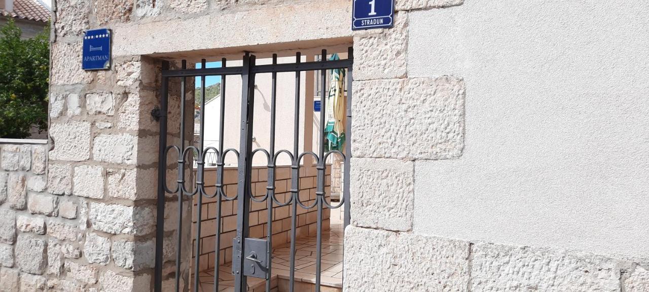 Komiža Apartments Villa Beba מראה חיצוני תמונה